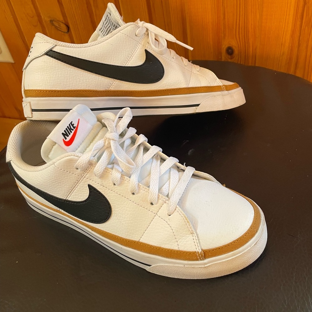 Nike Court Legacy